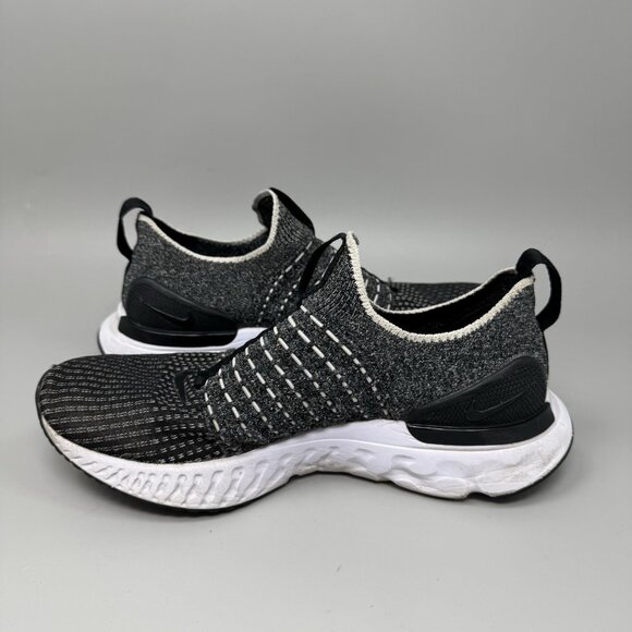 Size 8.5 Nike Womens React Phantom Run Flyknit 2 Oreo Slip On Running Shoes - Picture 2 of 9